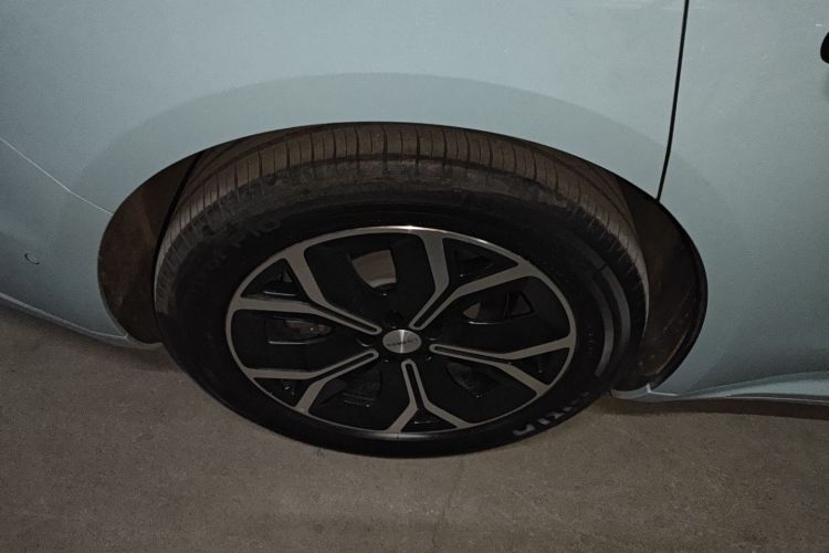 鸿蒙智行 智界S7 2025款 705km Pro局部细节9005