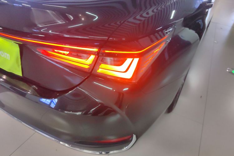 雷克萨斯ES 2025款 200 臻享版车身外观6006