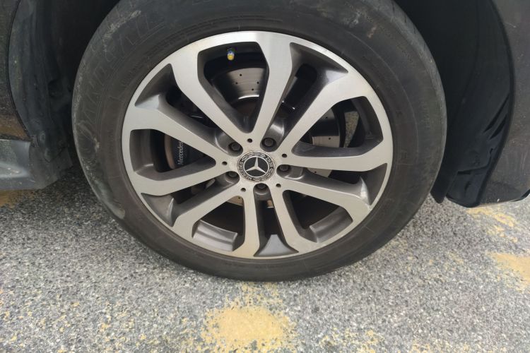 奔驰GLE 2017款 GLE 320 4MATIC 动感型车身外观10