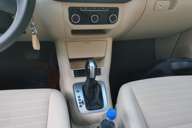 大众 途观 2015款 1.8TSI 自动两驱风尚版中控内饰18