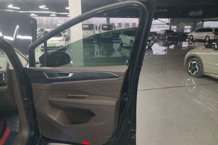 大众 威然 2022款 380TSI 尊贵版中控内饰7005