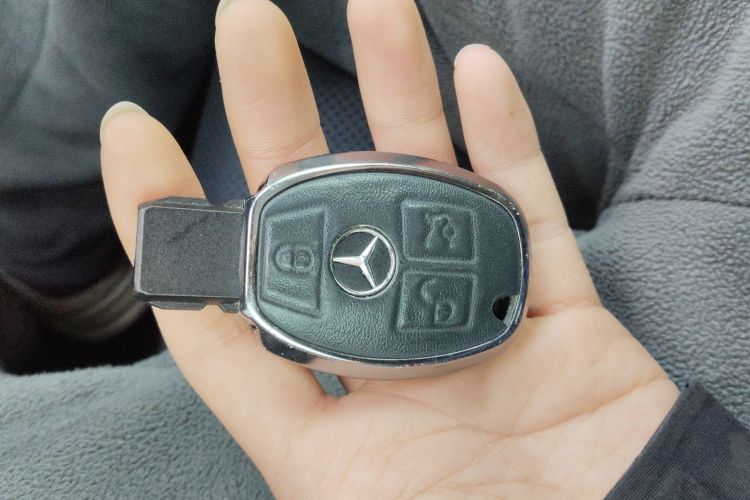 奔驰C级(进口) 2016款 C 300 轿跑版中控内饰11