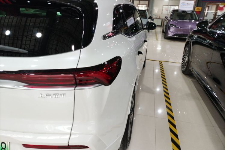 别克E5 2025款 620KM尊享版车身外观9