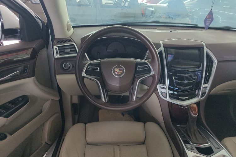 凯迪拉克SRX 2015款 3.0L 精英型中控内饰13
