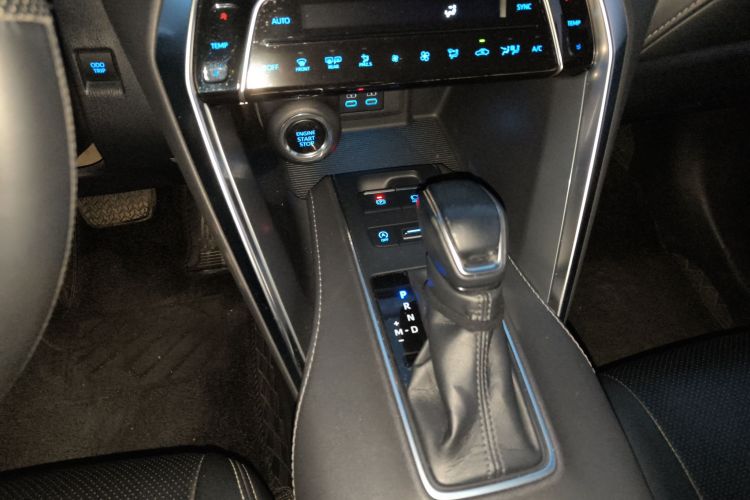 丰田 凌放HARRIER 2022款 2.0L CVT两驱进取版中控内饰18