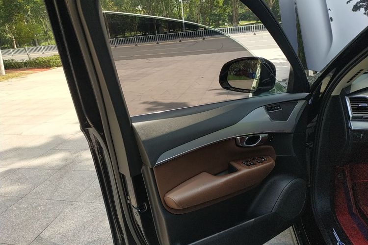 沃尔沃XC90 2019款 T5 智逸版 7座 国VI中控内饰47