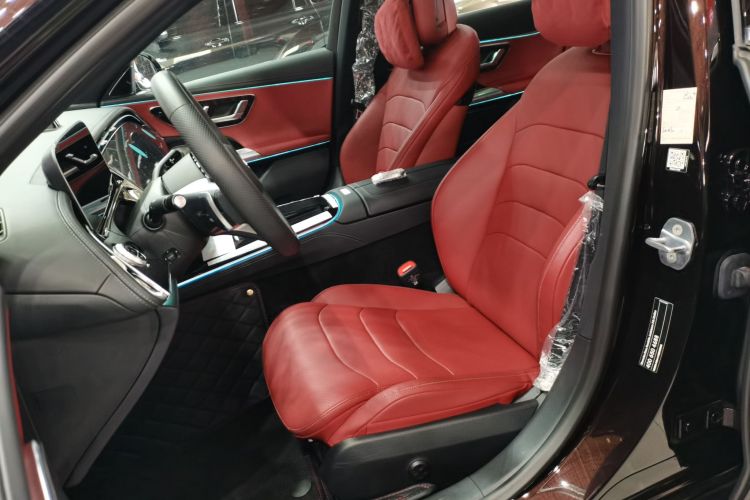 奔驰E级 2024款 E 300 L 豪华运动型中控内饰19