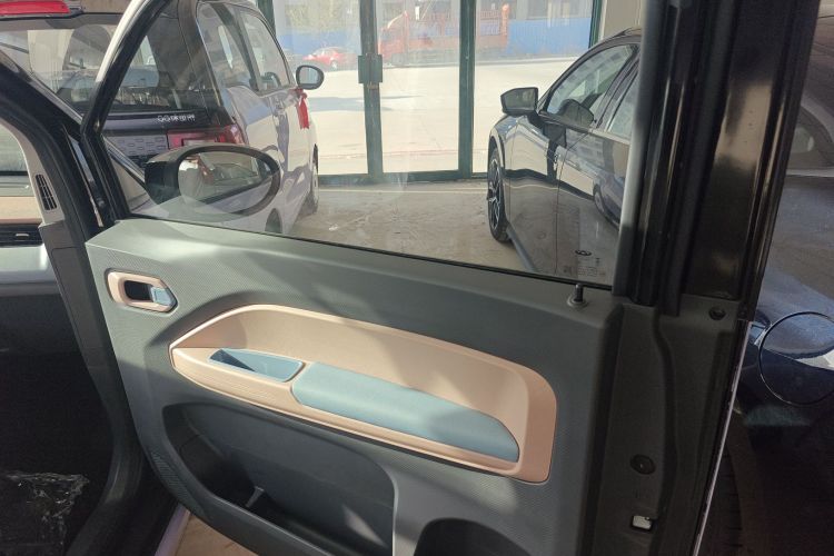 奇瑞新能源 QQ冰淇淋 2025款 155km 圣代版中控内饰45