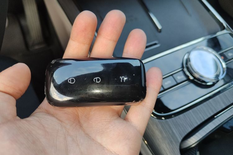 吉利银河 银河星耀8 2025款 130km EM-i 尊享版中控内饰11