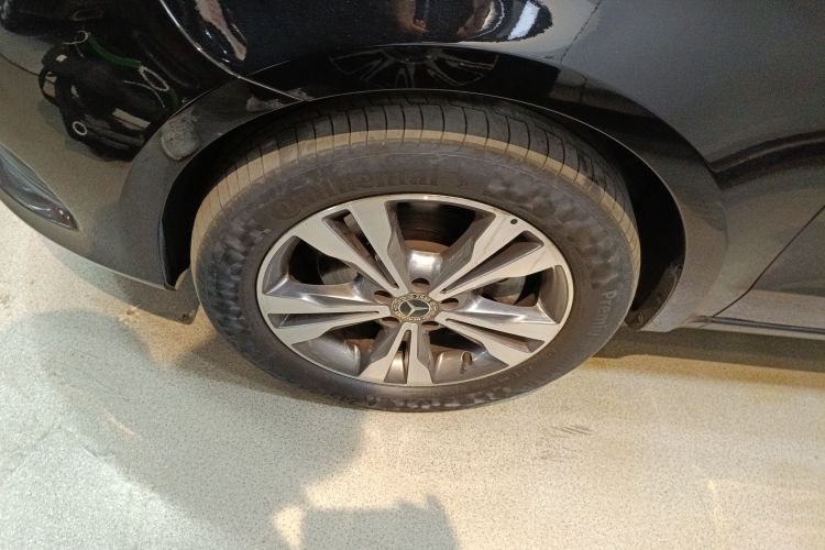 奔驰V级 2018款 V 260 领航版 国V车身外观6007