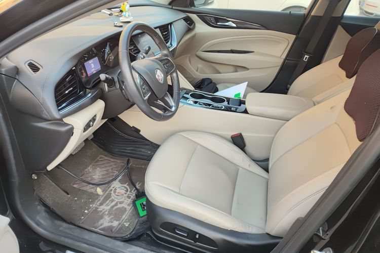 别克 君威 2020款 552T 精英型中控内饰20