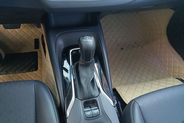 丰田 卡罗拉 2024款 1.8L 智能电混双擎 精英版中控内饰18