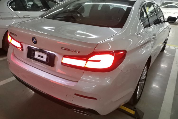 宝马5系 2022款 改款二 525Li 豪华套装车身外观7