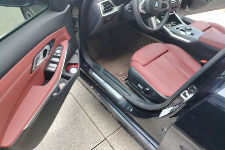 宝马3系 2024款 325i M运动套装中控内饰7003