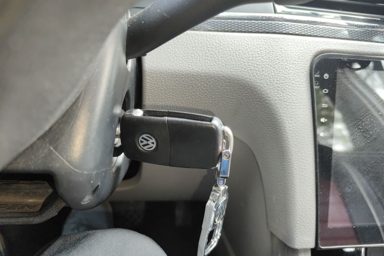 大众 宝来 2014款 1.6L 自动时尚型中控内饰11