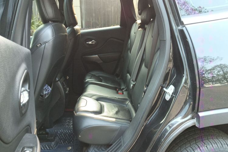 Jeep 自由光 2019款 2.0T 两驱智享版 国VI中控内饰21