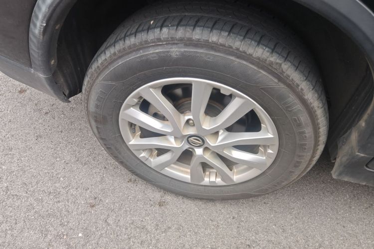 日产 奇骏 2019款 2.0L CVT智联舒适版 2WD车身外观6008