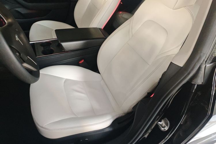 特斯拉 Model 3 2021款 Performance高性能全轮驱动版中控内饰19