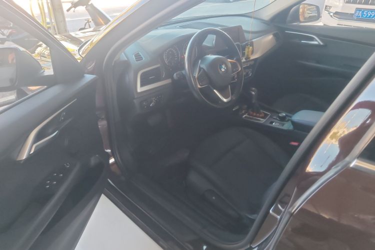 宝马1系 2018款 118i 时尚型中控内饰20