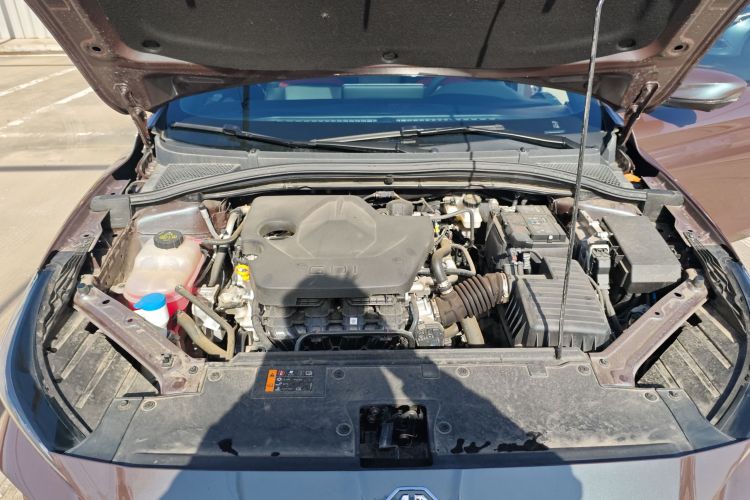 名爵 MG5 2025款 180DVVT 全球豪华版机舱底盘24