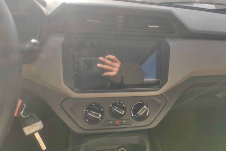 五菱汽车 五菱宏光 2021款 1.5L改款 S标准型 电动助力LAR中控内饰16