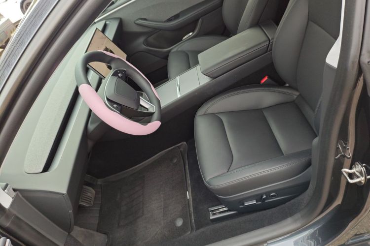 特斯拉 Model 3 2023款 后轮驱动版中控内饰19