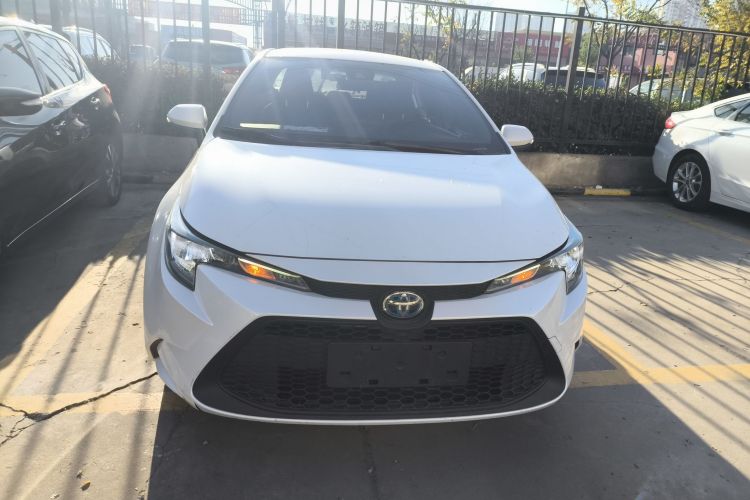 丰田 雷凌 2021款 双擎 1.8H E-CVT领先版车身外观2