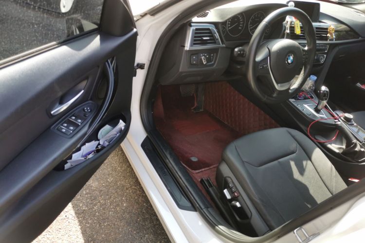 宝马3系 2016款 316i 时尚型中控内饰7003