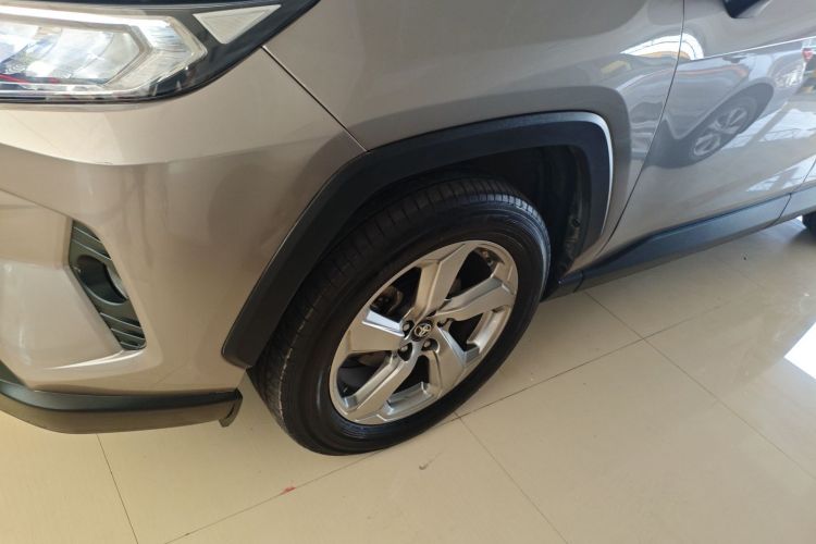 丰田 RAV4荣放 2022款 2.0L CVT两驱风尚Plus版车身外观6001