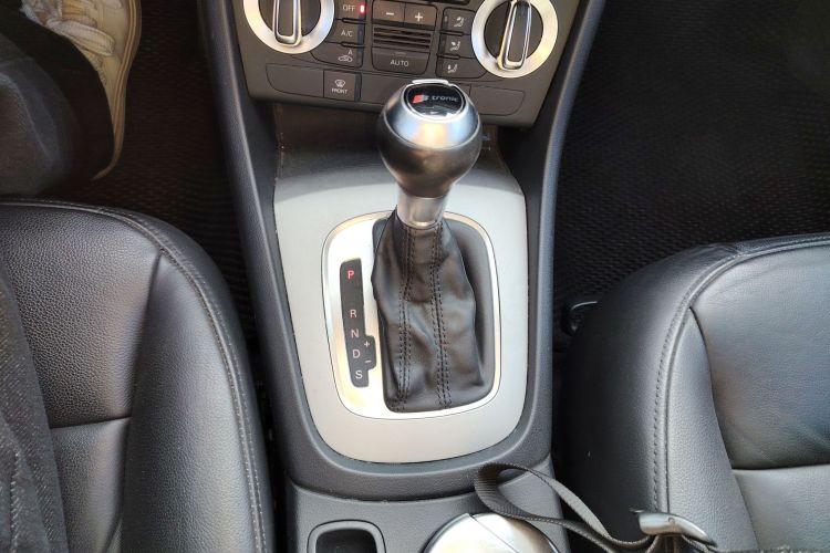 奥迪Q3 2013款 35 TFSI 进取型中控内饰18