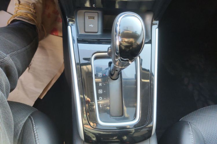 日产 轩逸 2019款 1.6XV CVT智联尊享版 国VI中控内饰18