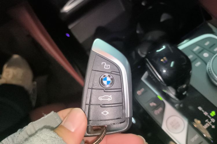 宝马X4 2022款 xDrive 25i M运动套装中控内饰7001