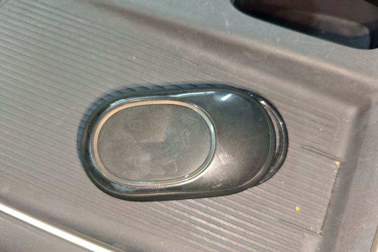 蔚来ES8 2023款 75kWh 行政版中控内饰7001