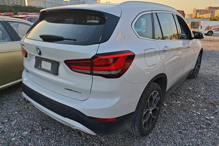 宝马X1 2021款 sDrive25Li 领先型车身外观9