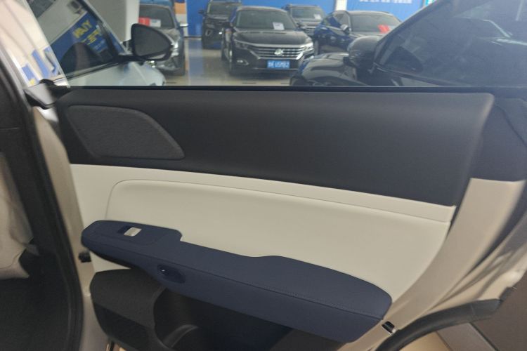 小鹏G6 2023款 580 长续航 Pro中控内饰45