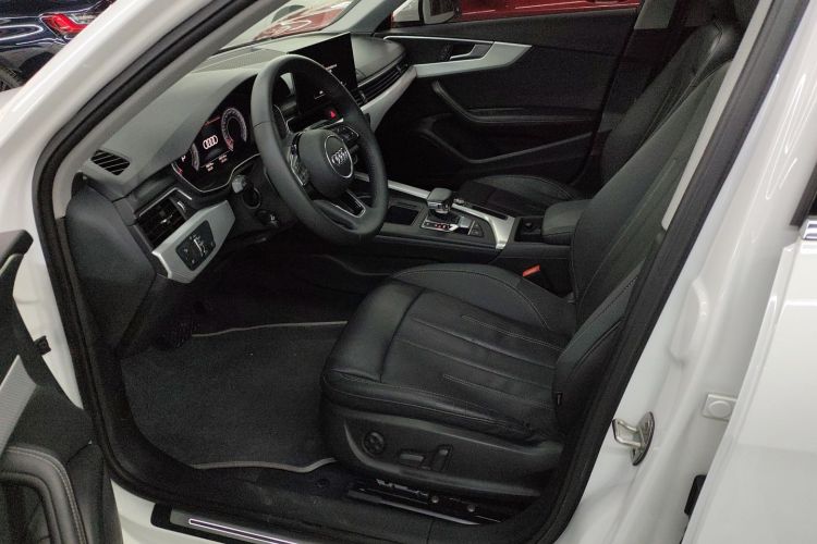 奥迪A4L 2020款 40 TFSI 时尚致雅型中控内饰19