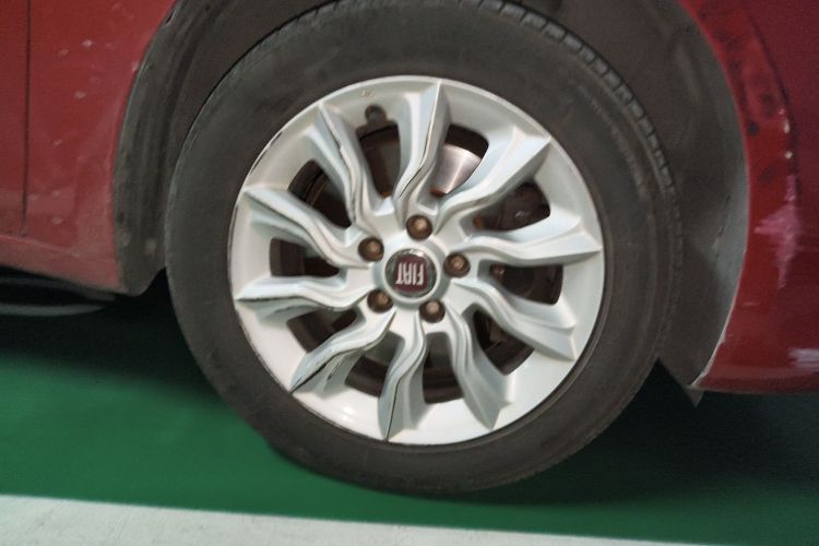 菲亚特 致悦 2014款 1.4T 自动舒适版车身外观10