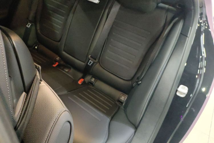 奔驰C级 2024款 C 260 L 运动版中控内饰21