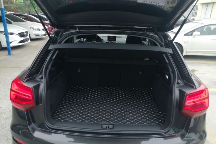 奥迪Q2L 2021款 35 TFSI 时尚动感型机舱底盘23