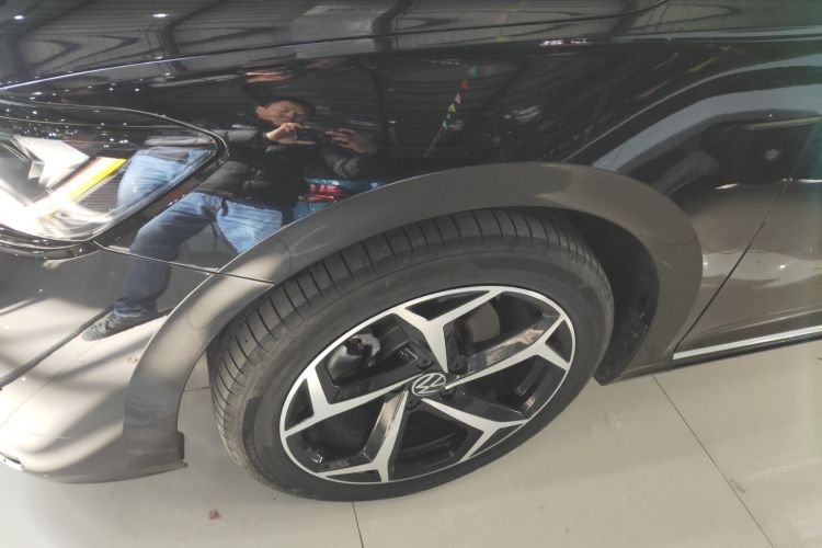 大众 帕萨特 2025款 出众款 330TSI 星空精英版车身外观6003