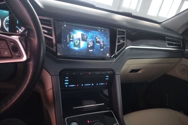 众泰 大迈X7 2018款 2.0T 自动至尊型中控内饰16