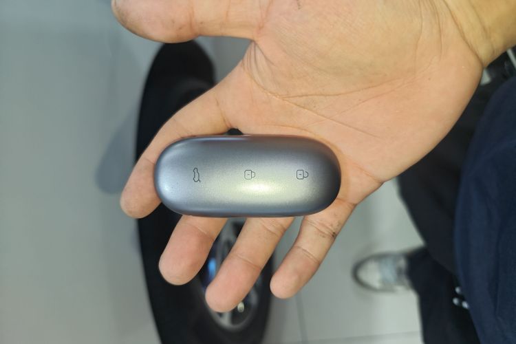 理想汽车 理想L8 2023款 Air中控内饰7001