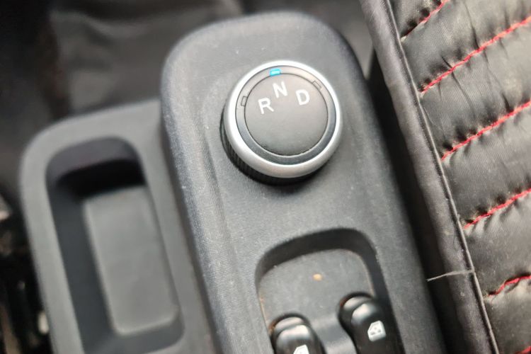 予风汽车 予风黄金仓 2025款 客车版 带慢充中控内饰18