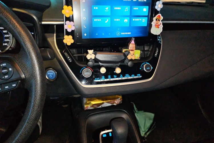 丰田 雷凌 2022款 双擎 1.8H E-CVT豪华版中控内饰16
