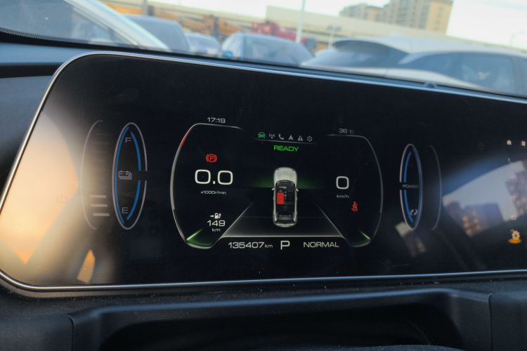 欧拉好猫 2023款 401km标准续航 舒享型 磷酸铁锂中控内饰14