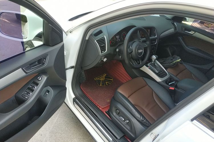 奥迪Q5 2017款 40 TFSI 进取型中控内饰20