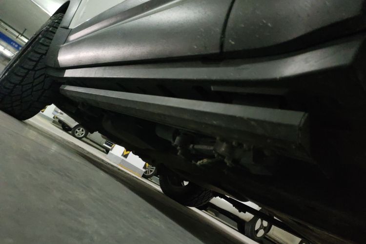 路虎卫士 2024款 90 2.0T P300 S局部细节9001