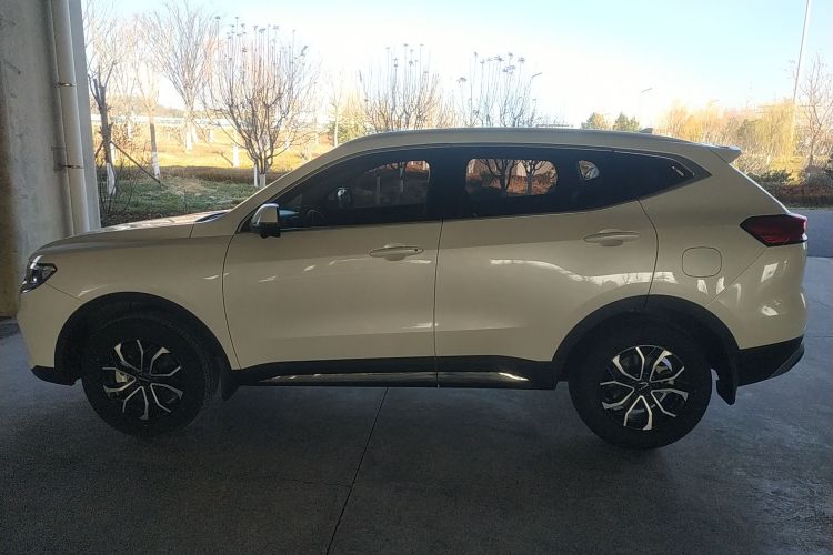 哈弗H6 2023款 国潮版 1.5T 自动都市版车身外观4