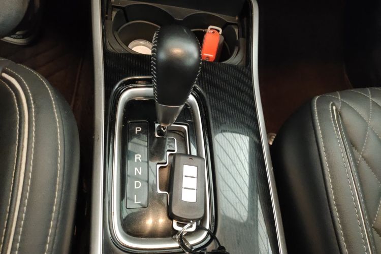 三菱 欧蓝德 2021款 2.4L 四驱致享版 7座局部细节18