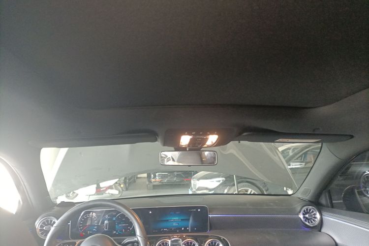 奔驰A级 2020款 改款 A 180 L 运动轿车特殊配置局部细节22